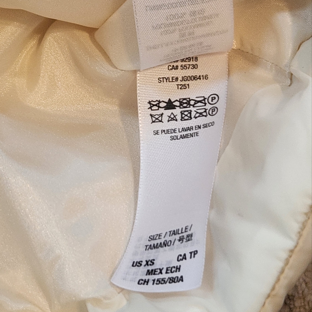 Juicy Couture Puffer Jacket. Size XS. White. NWT - Picture 5 of 7